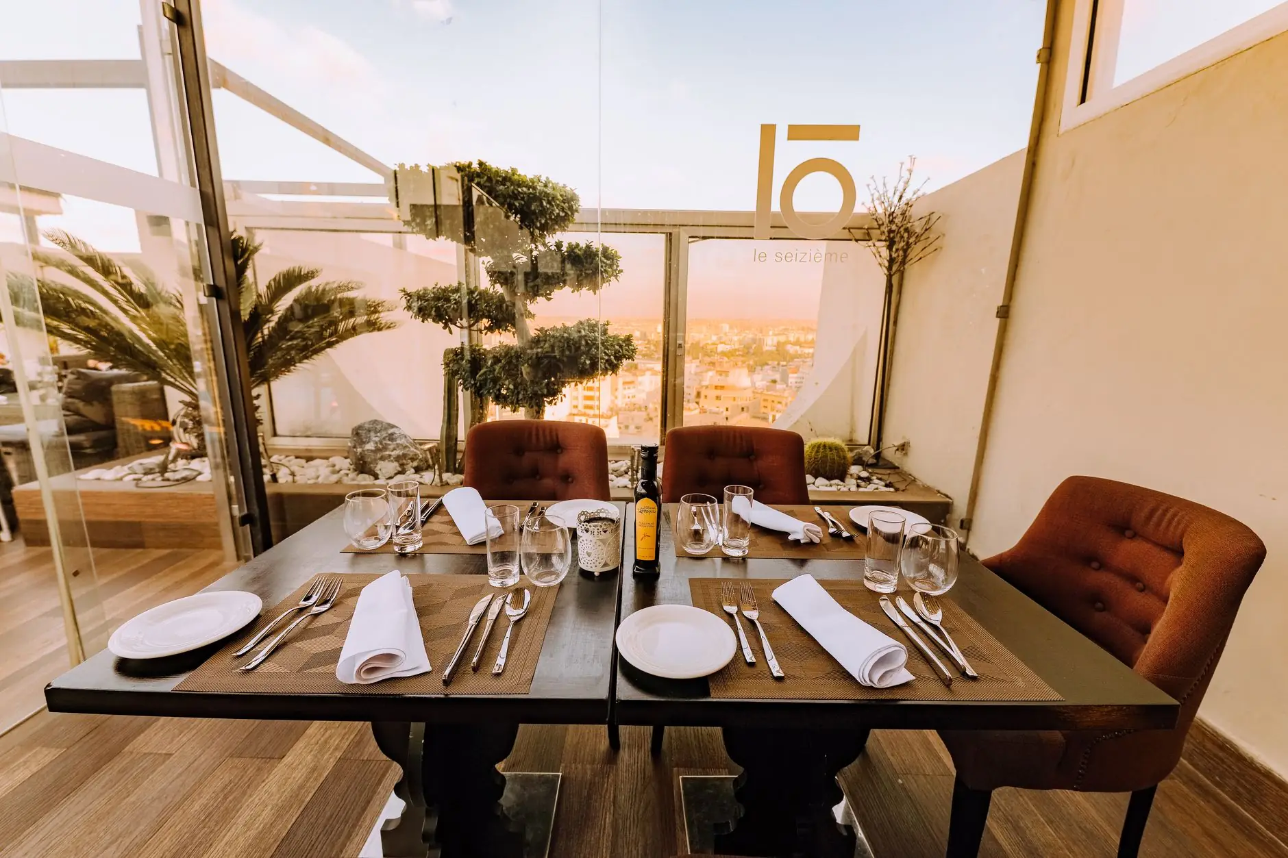 The Heads - Fine Dining Experience